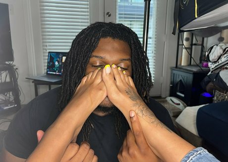 unexpected onlyfans naked pics