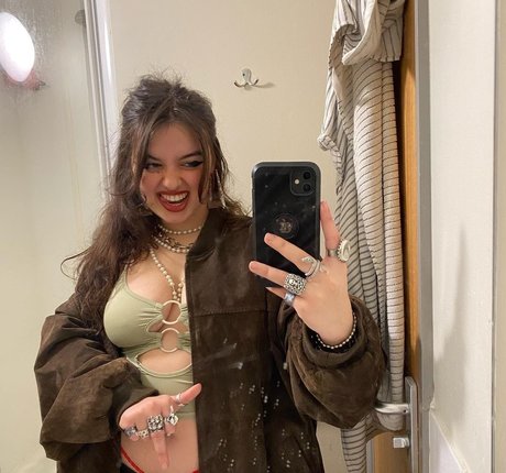 Maddy Adderley model high quality picture