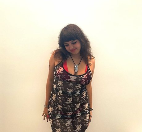 Maddy Adderley hd actress pictures