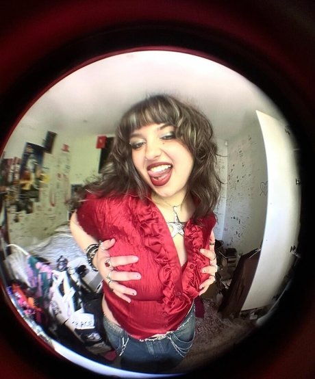 Maddy Adderley art model picture