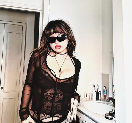 wide onlyfans free pic