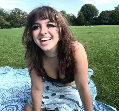 Maddy Adderley naked model galleries