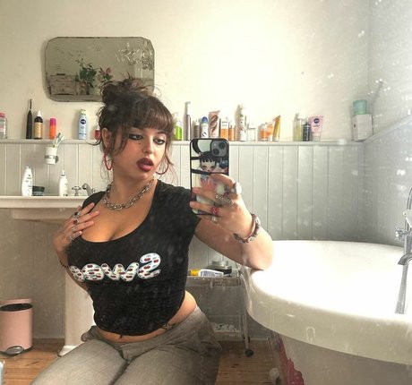 stepdaughter onlyfans beautiful nude photo