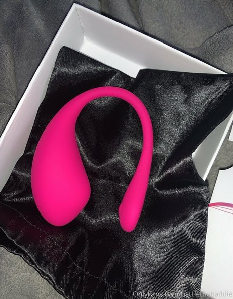 nattiethebaddie model beautiful image