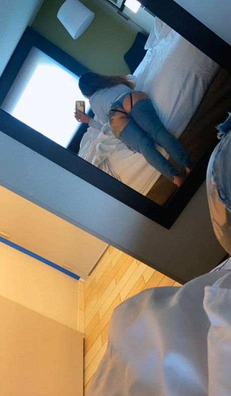 sisipesos art actress pics