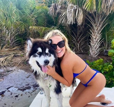 Kyla Deaver sexy star pics