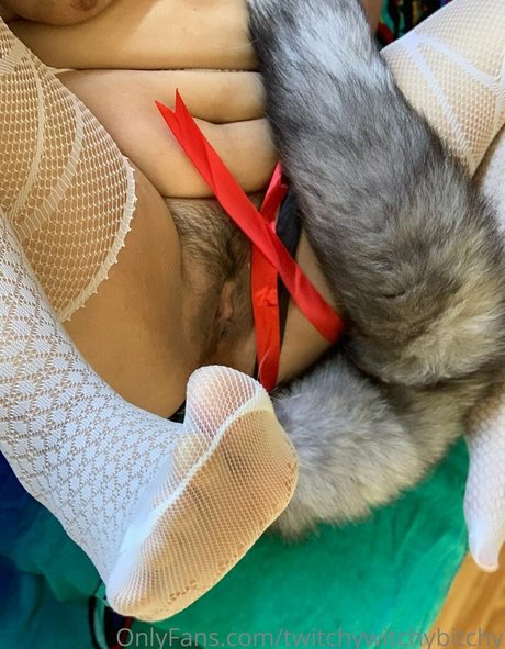 twitchywitchybitchy beautiful model pictures