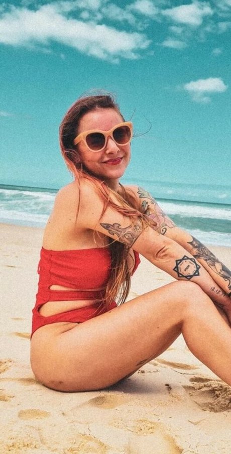 Dani Buarque hot star image