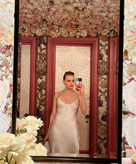 Madeline Brewer hot actress photo