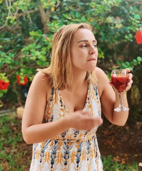 Hannah Witton exclusive star galleries