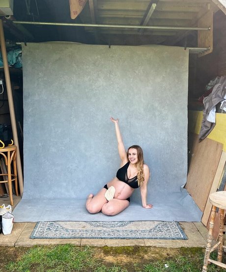 Hannah Witton pornstar beautiful picture