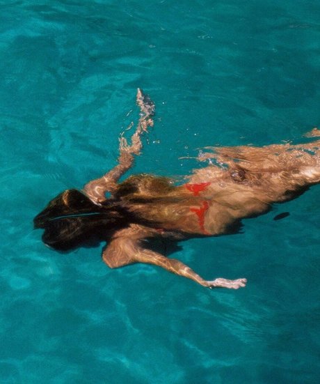 lesbian fingering onlyfans porno images