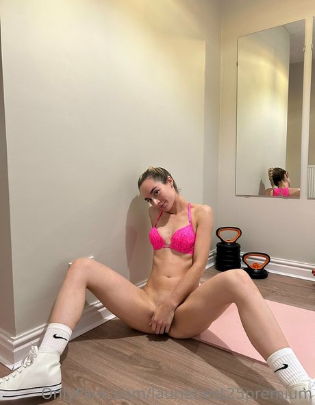 lauriebest model top photo