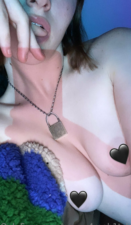 meow4meb1tchh model naked pic