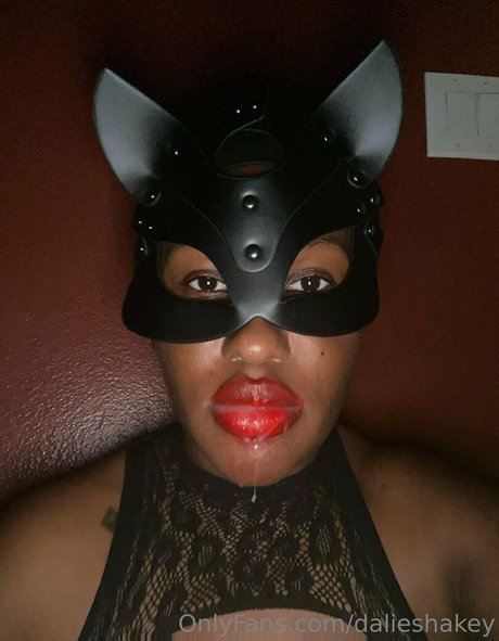 dalieshakey top model image