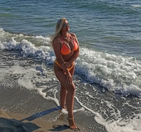 Justwoman 42 model perfect pictures