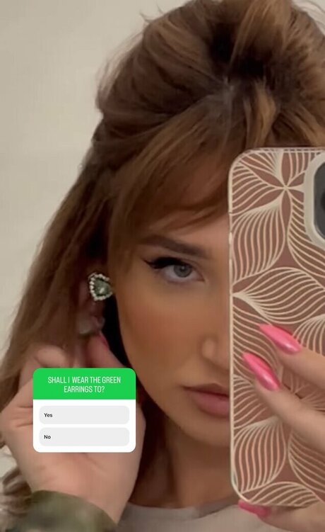 Megan McKenna model nice pic