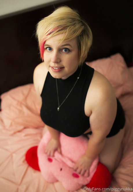 piggynukka nudes actress galleries