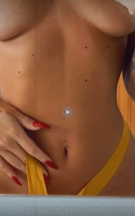 sweetvenom naked model gallery