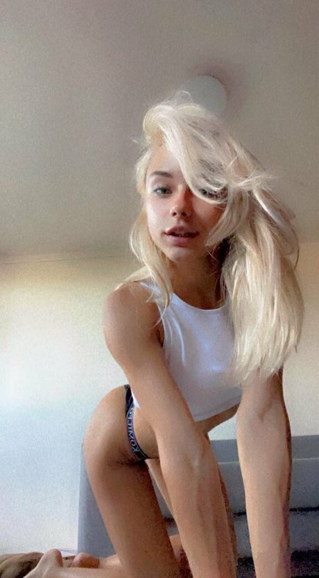 Cherrishluluu naked model images