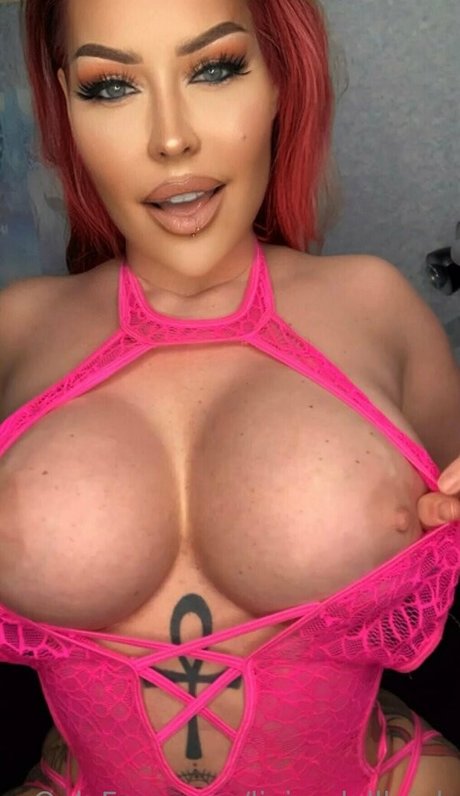 livingdollleigh exclusive model photo