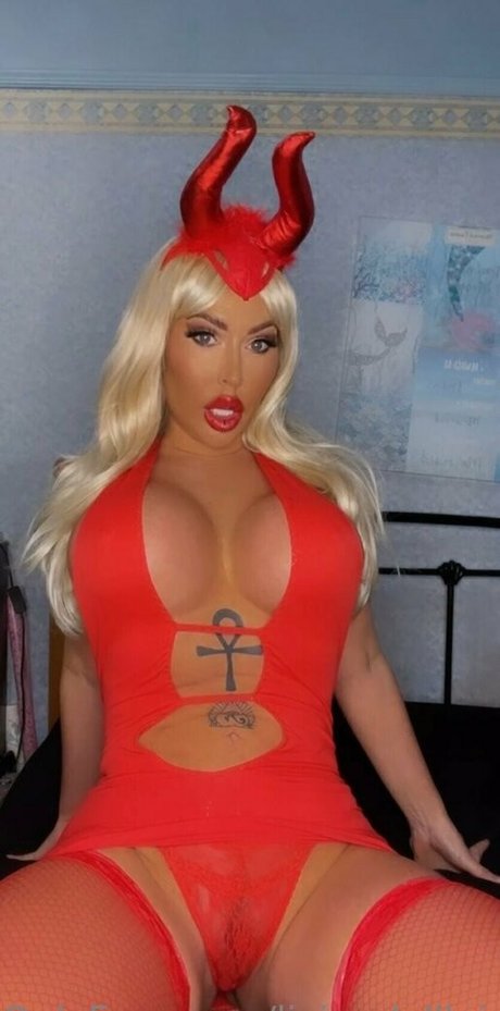 livingdollleigh hot pornstar archive