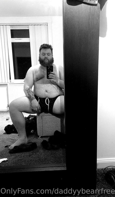 daddyybearrfree pornographic model img