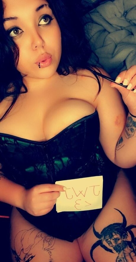 trans teen onlyfans top pic