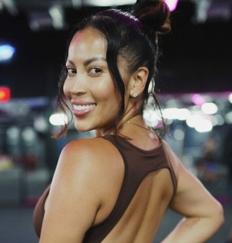 wide onlyfans hot naked img