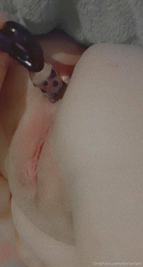 kitsucerise naked pornstar pics