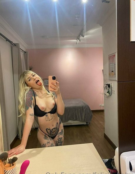 cuckold feet onlyfans art porn picture