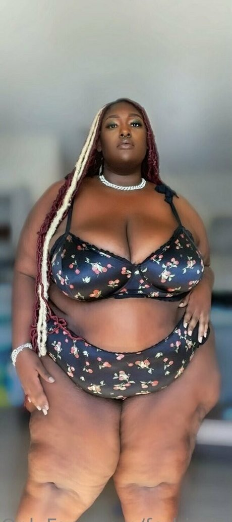 forbiddenfruyt23 beautiful model photo