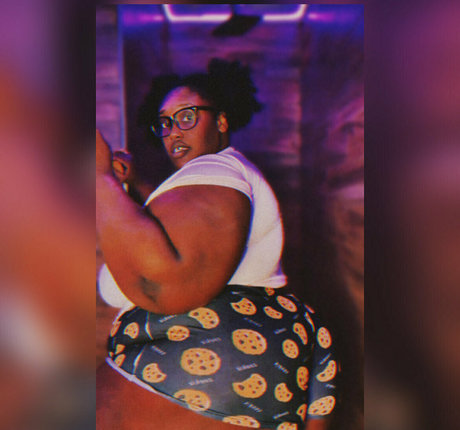 forbiddenfruyt23 sexy model pics