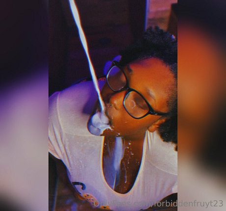 forbiddenfruyt23 naked pornstar pics