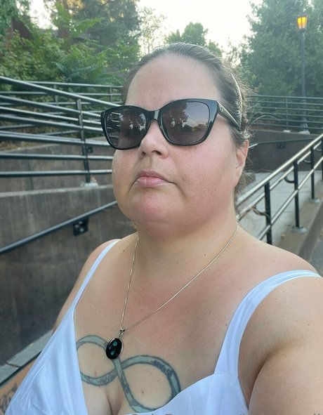 helenavail pornstar naked pic