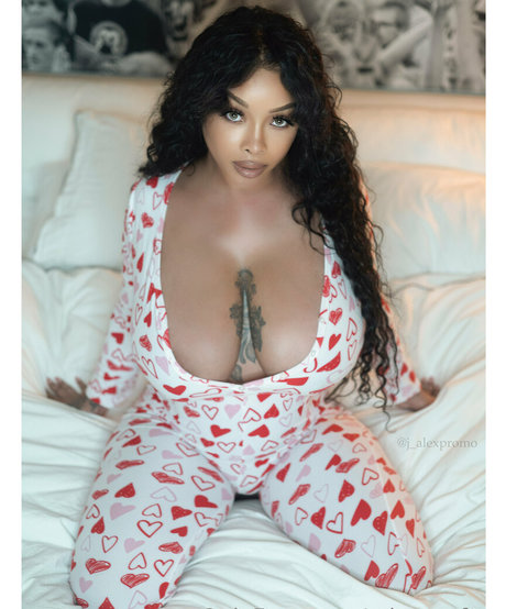 wide onlyfans hd picture