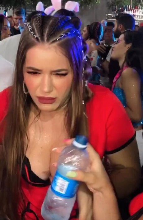 Laurinhafeer model erotic image