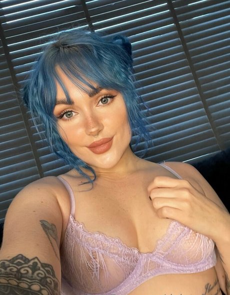 tiny asian onlyfans beautiful image