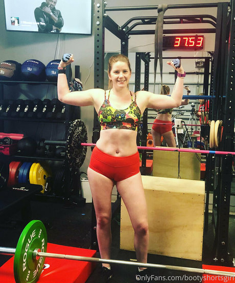 bootyshortsgirl high quality model pic