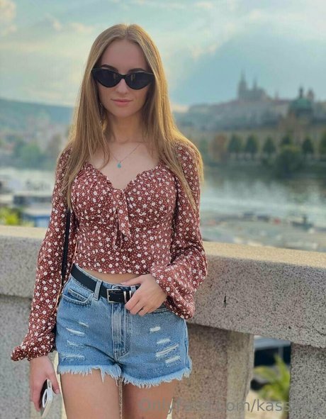 kassaria hot model pic