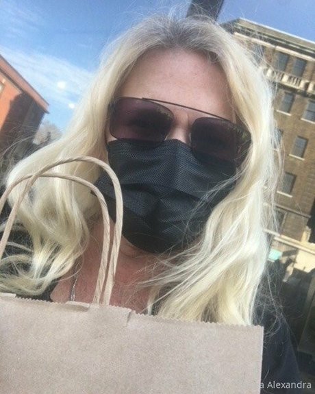 uniquilyyours sexy star pics