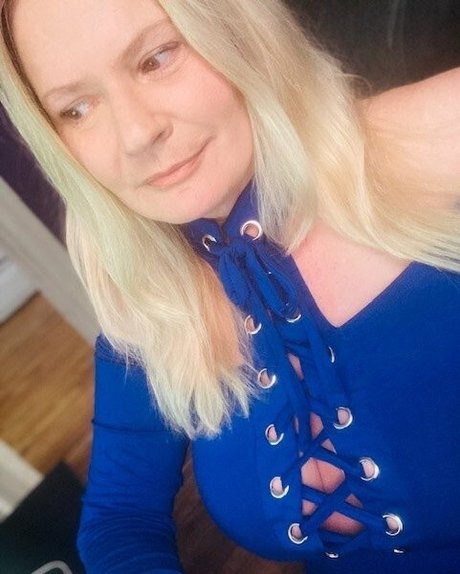 uniquilyyours top model photos