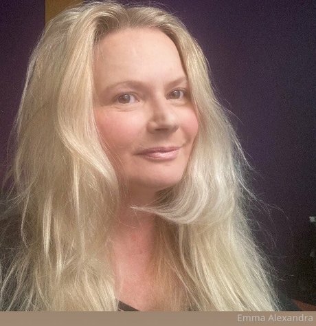 girl on girl onlyfans pornographic img