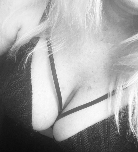 uniquilyyours top model pic