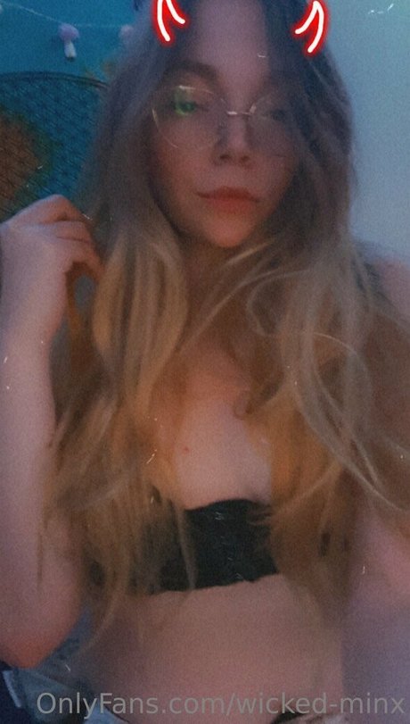 wicked minx model sex photos