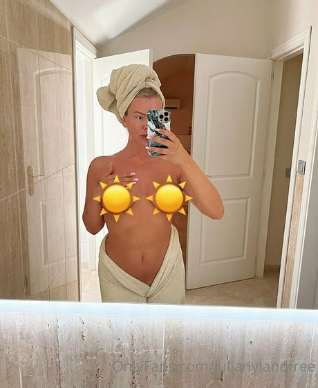 julianylandfree model erotic img