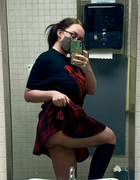 faintofart model nudes pic