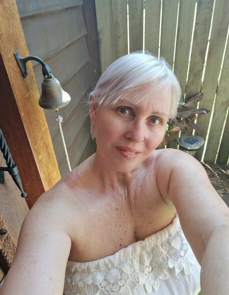 sexymatureaussielady model erotic pictures