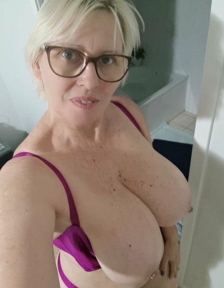 sexymatureaussielady Images