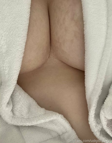 uskyldigesara pornographic star img